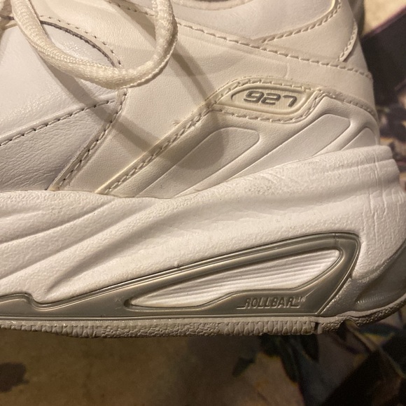 Women’s New Balance 927 Tennis Shoes - Picture 4 of 10